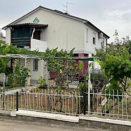 Appartamento Apartman Pcelica Pola Esterno foto