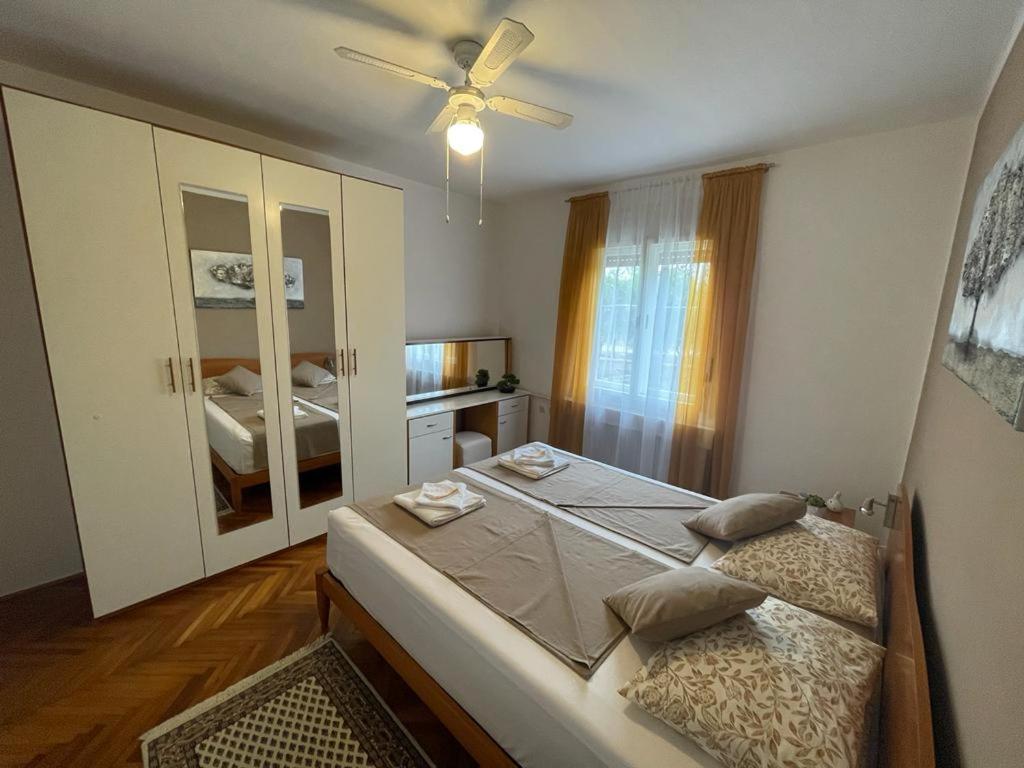 Appartamento Apartman Pcelica Pola Esterno foto