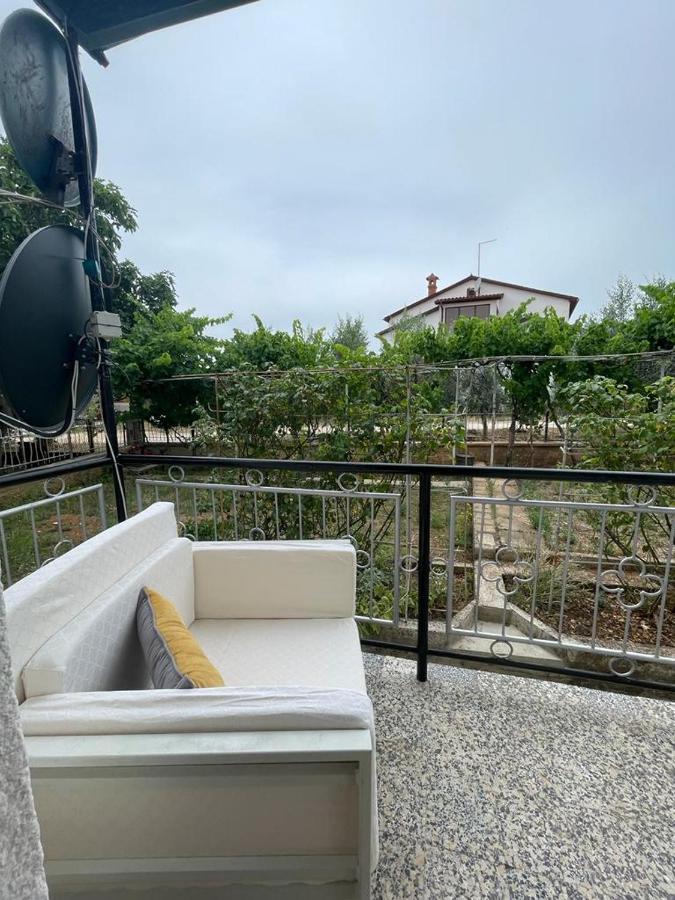 Appartamento Apartman Pcelica Pola Esterno foto