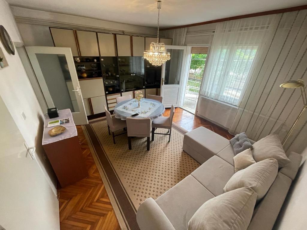 Appartamento Apartman Pcelica Pola Esterno foto